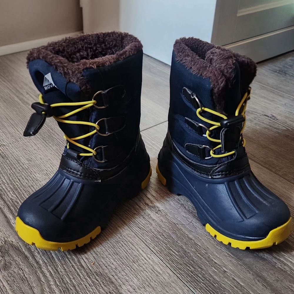 Nova Mountain Little Kid's Snow Boots Navy Yellow Size 10.5 Kids - Picture 2 of 8